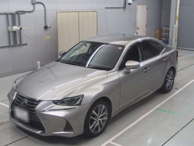 LEXUS IS