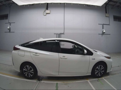 TOYOTA PRIUS PHV