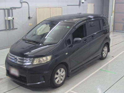 HONDA FREED SPIKE