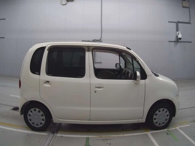 DAIHATSU MOVE LATTE