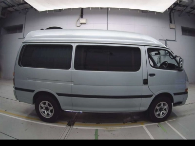 TOYOTA REGIUS VAN