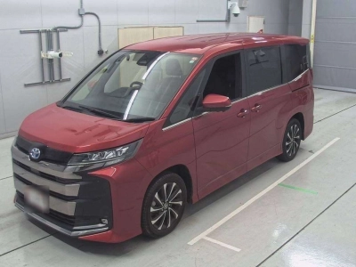 TOYOTA NOAH
