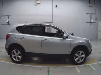 NISSAN DUALIS