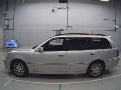 TOYOTA CROWN ESTATE