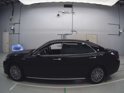 TOYOTA CROWN MAJESTA