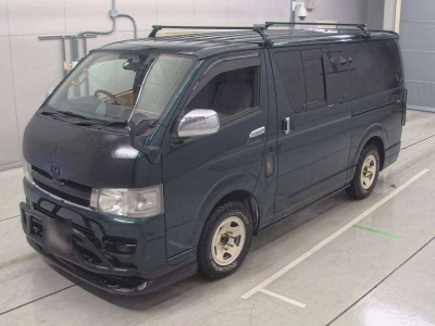 TOYOTA HIACE VAN
