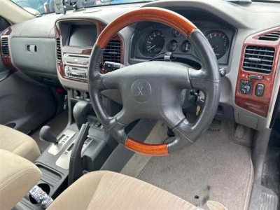 MITSUBISHI PAJERO
