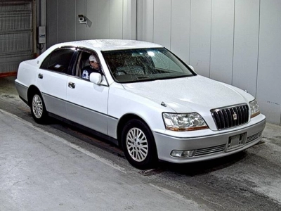 TOYOTA CROWN MAJESTA