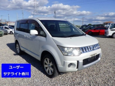 MITSUBISHI DELICA D:5