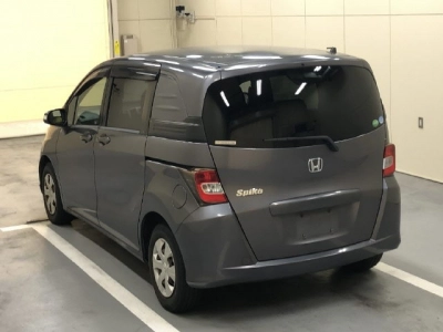 HONDA FREED SPIKE