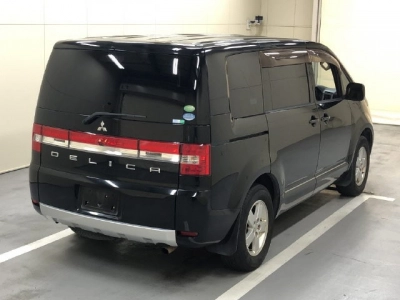 MITSUBISHI DELICA D:5