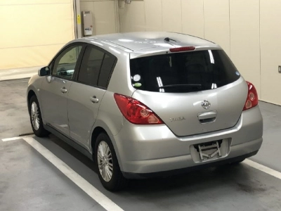 NISSAN TIIDA