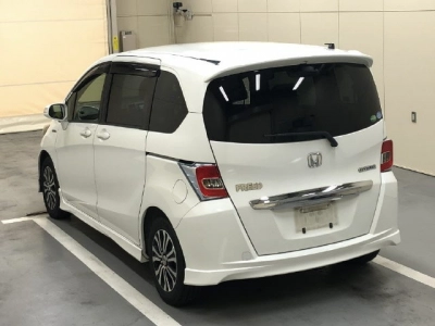 HONDA FREED HYBRID