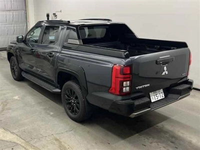 MITSUBISHI TRITON