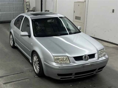 VOLKSWAGEN BORA