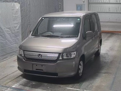 HONDA MOBILIO SPIKE