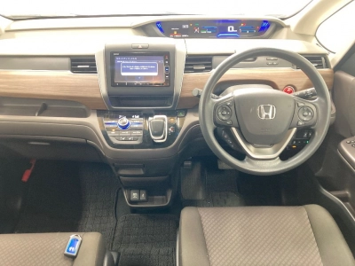 HONDA FREED + HYBRID