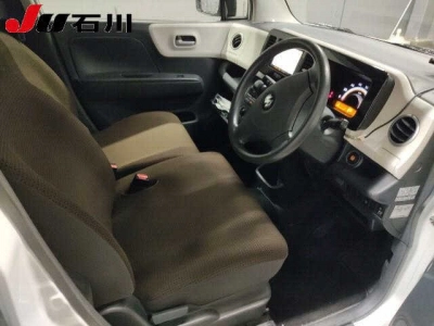 SUZUKI MRWAGON