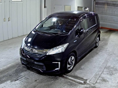 HONDA FREED HYBRID
