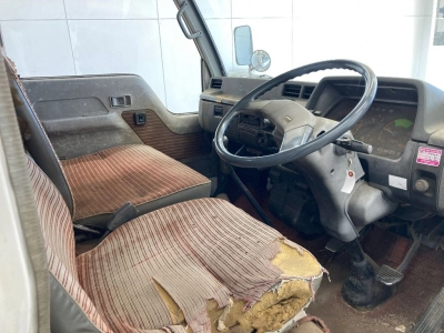 MITSUBISHI CANTER