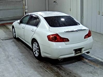 NISSAN SKYLINE