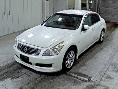 NISSAN SKYLINE