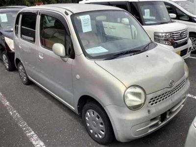 DAIHATSU MOVE LATTE
