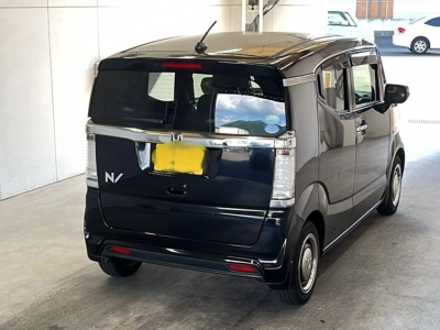 HONDA N-BOX SLASH