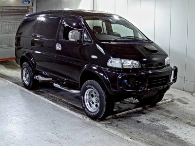 MITSUBISHI DELICA SPACE GEAR