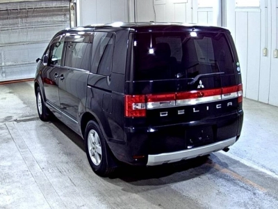 MITSUBISHI DELICA D:5