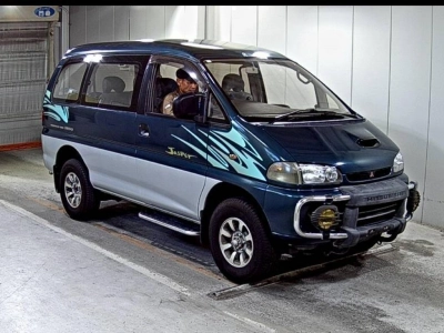 MITSUBISHI DELICA SPACE GEAR