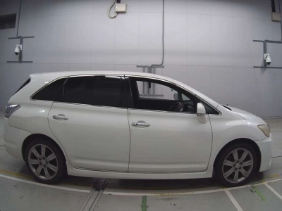 TOYOTA MARK X ZIO