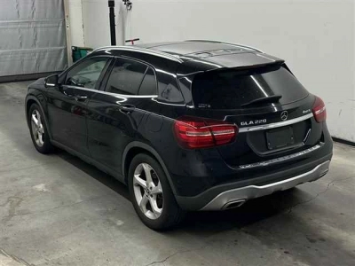 MERCEDES BENZ GLA