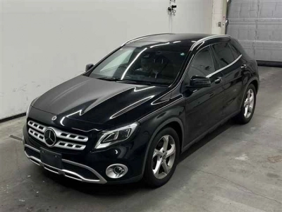 MERCEDES BENZ GLA