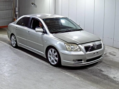 TOYOTA AVENSIS SEDAN
