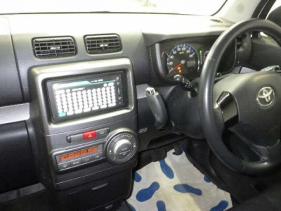 TOYOTA PIXIS SPACE