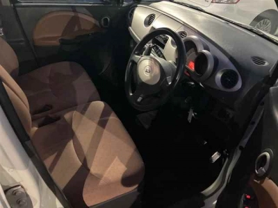 DAIHATSU MOVE LATTE