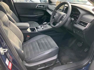 MITSUBISHI OUTLANDER PHEV