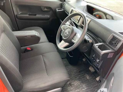 DAIHATSU WAKE