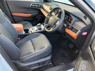 MITSUBISHI OUTLANDER PHEV