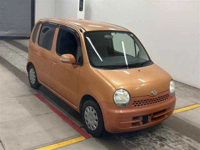 DAIHATSU MOVE LATTE