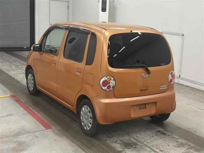 DAIHATSU MOVE LATTE