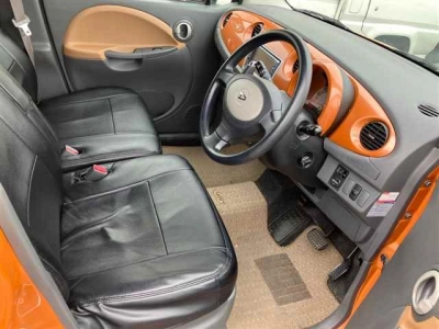 DAIHATSU MOVE LATTE