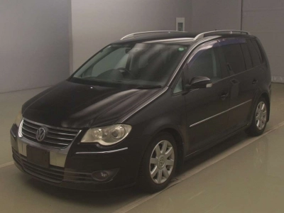 VOLKSWAGEN GOLF TOURAN