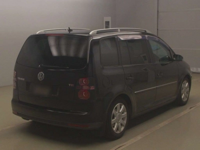 VOLKSWAGEN GOLF TOURAN