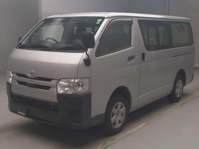 TOYOTA REGIUS VAN