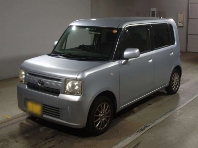 TOYOTA PIXIS SPACE
