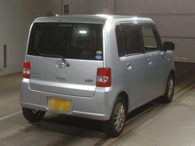 TOYOTA PIXIS SPACE