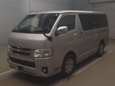 TOYOTA HIACE VAN