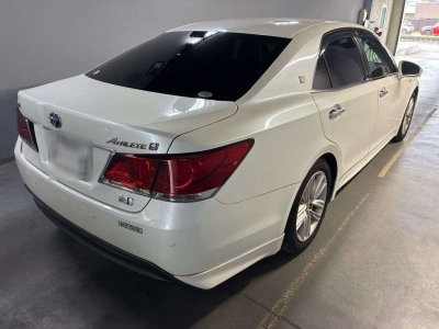TOYOTA CROWN HYBRID